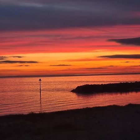 Awave From It All - Escape The City Life Jaywick Sands 외부 사진