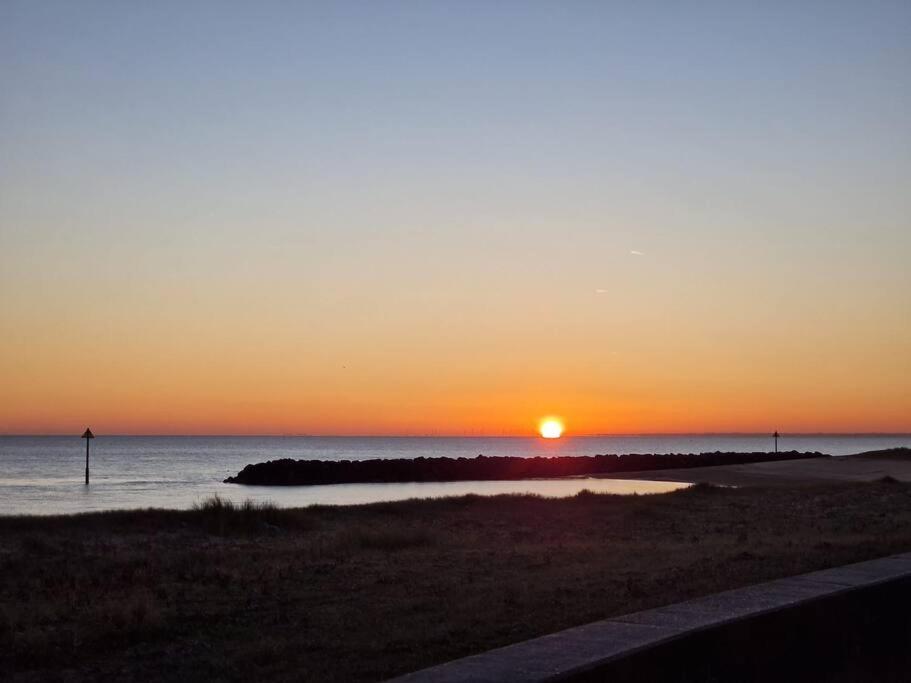 Awave From It All - Escape The City Life Jaywick Sands 외부 사진