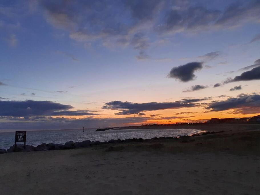 Awave From It All - Escape The City Life Jaywick Sands 외부 사진